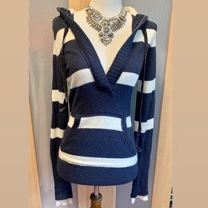 Celia v-neck hooded sweater navy S